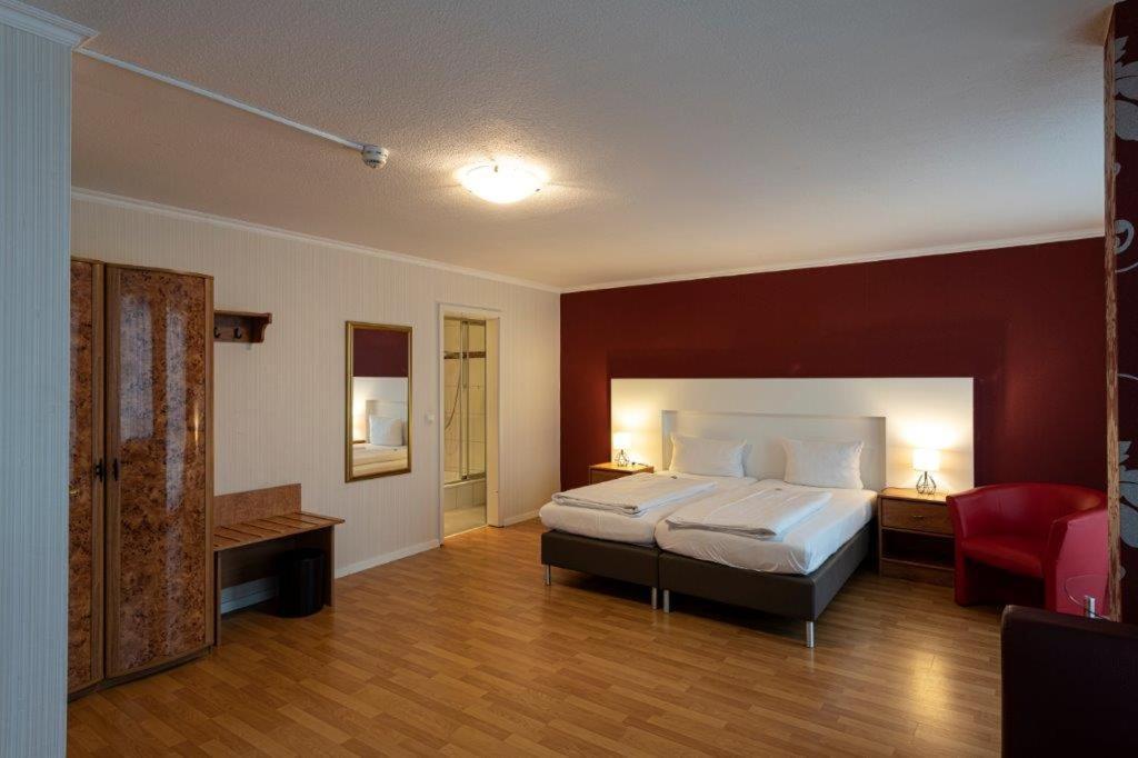 Panorama Hotel In Neustadt an der Weinstraße Buitenkant foto