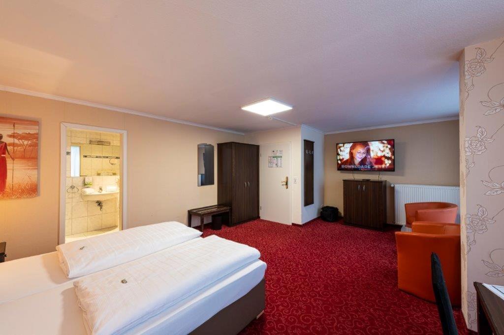 Panorama Hotel In Neustadt an der Weinstraße Buitenkant foto