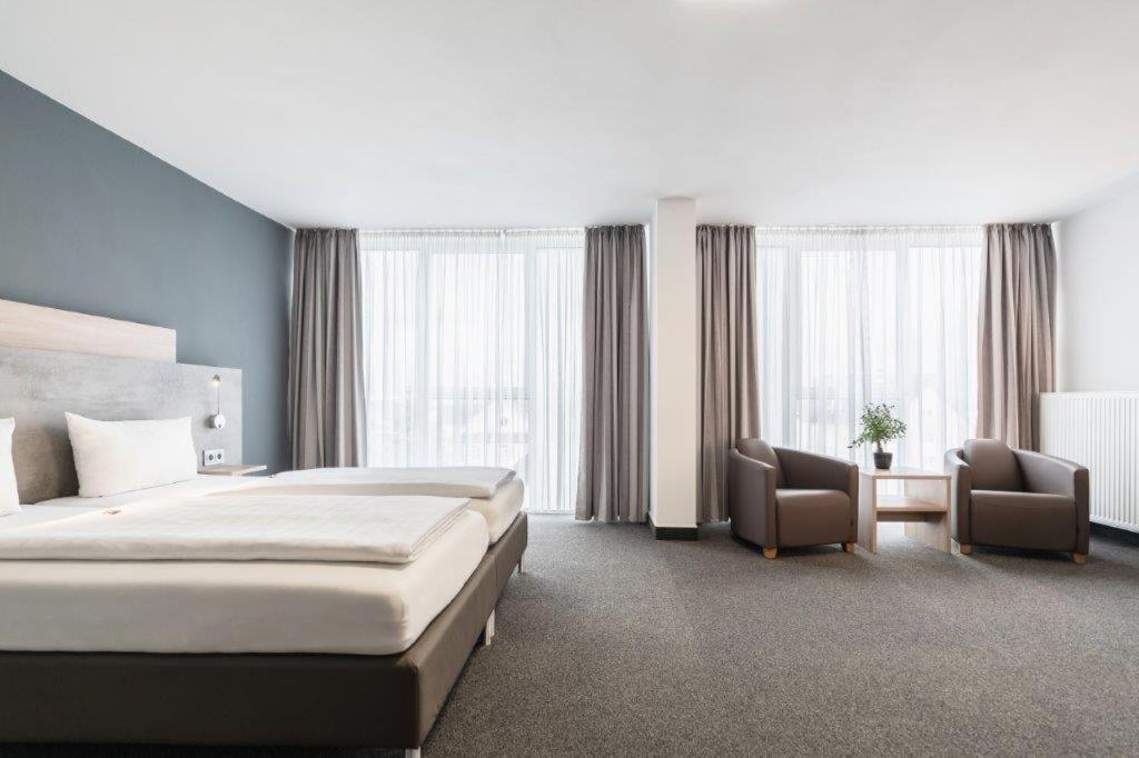 Panorama Hotel In Neustadt an der Weinstraße Buitenkant foto