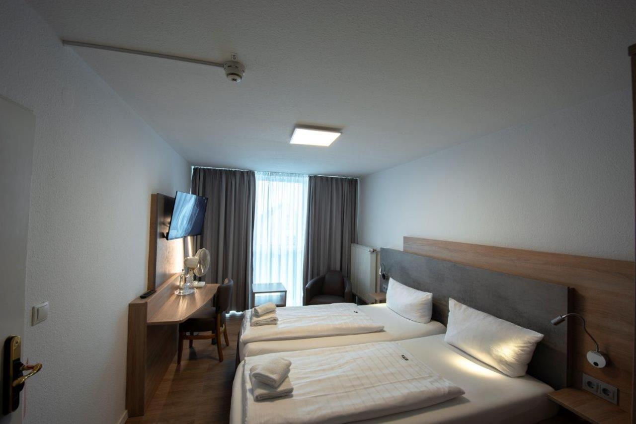 Panorama Hotel In Neustadt an der Weinstraße Buitenkant foto